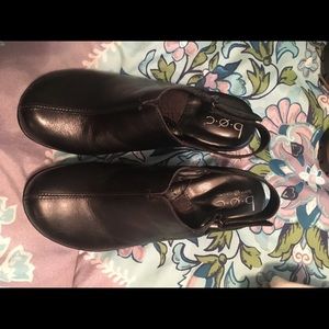 Ladies Black B.O.C. Clogs with back strap.